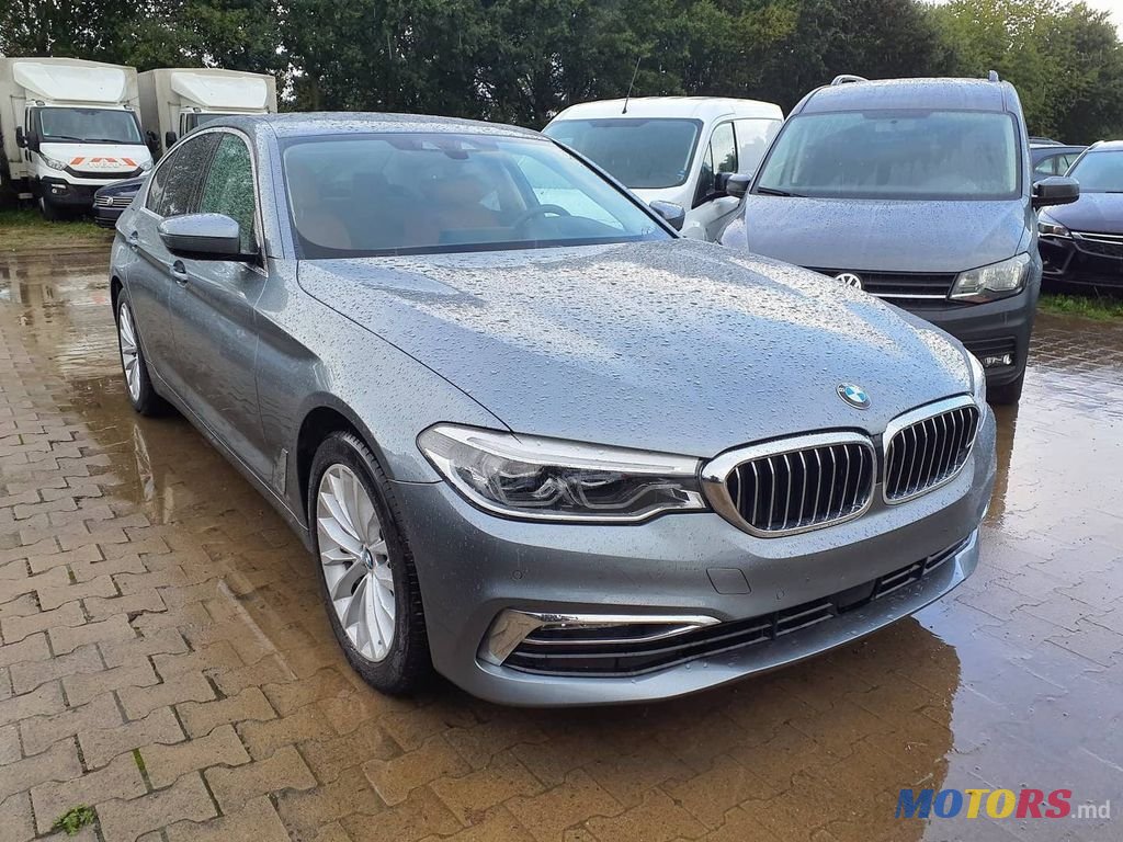 2019' BMW 5 Series photo #1