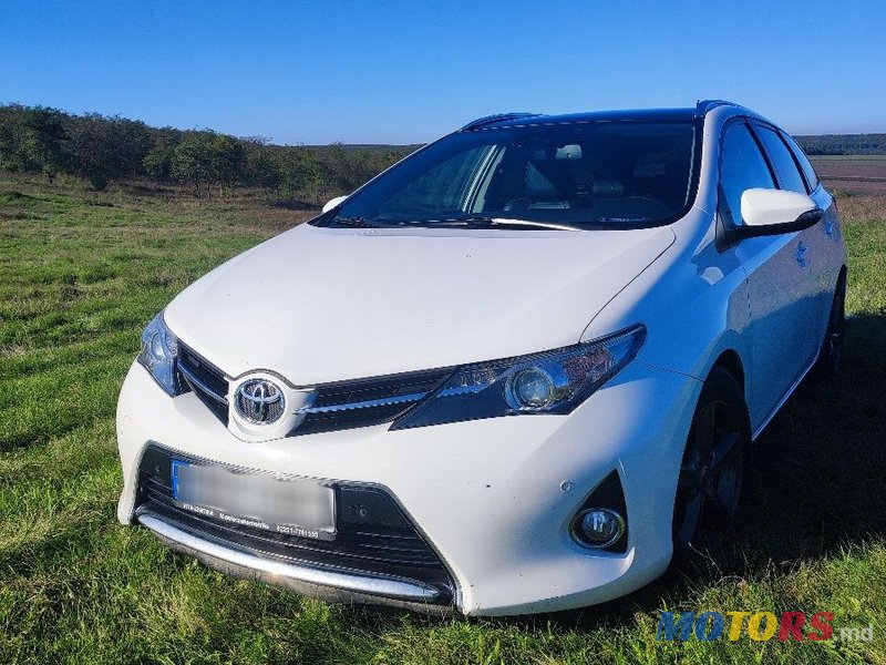 2015' Toyota Auris photo #1