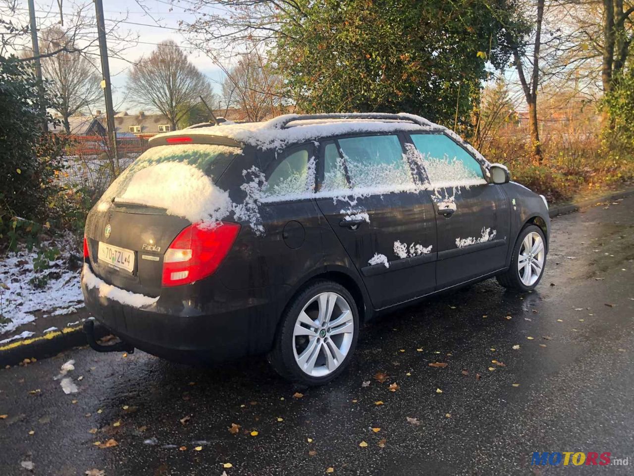 2012' Skoda Fabia photo #3