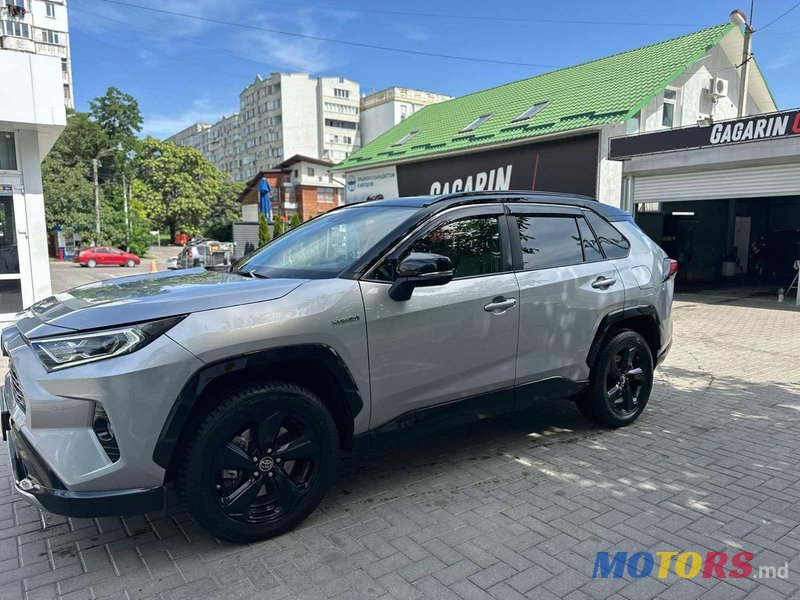 2019' Toyota RAV4 photo #2