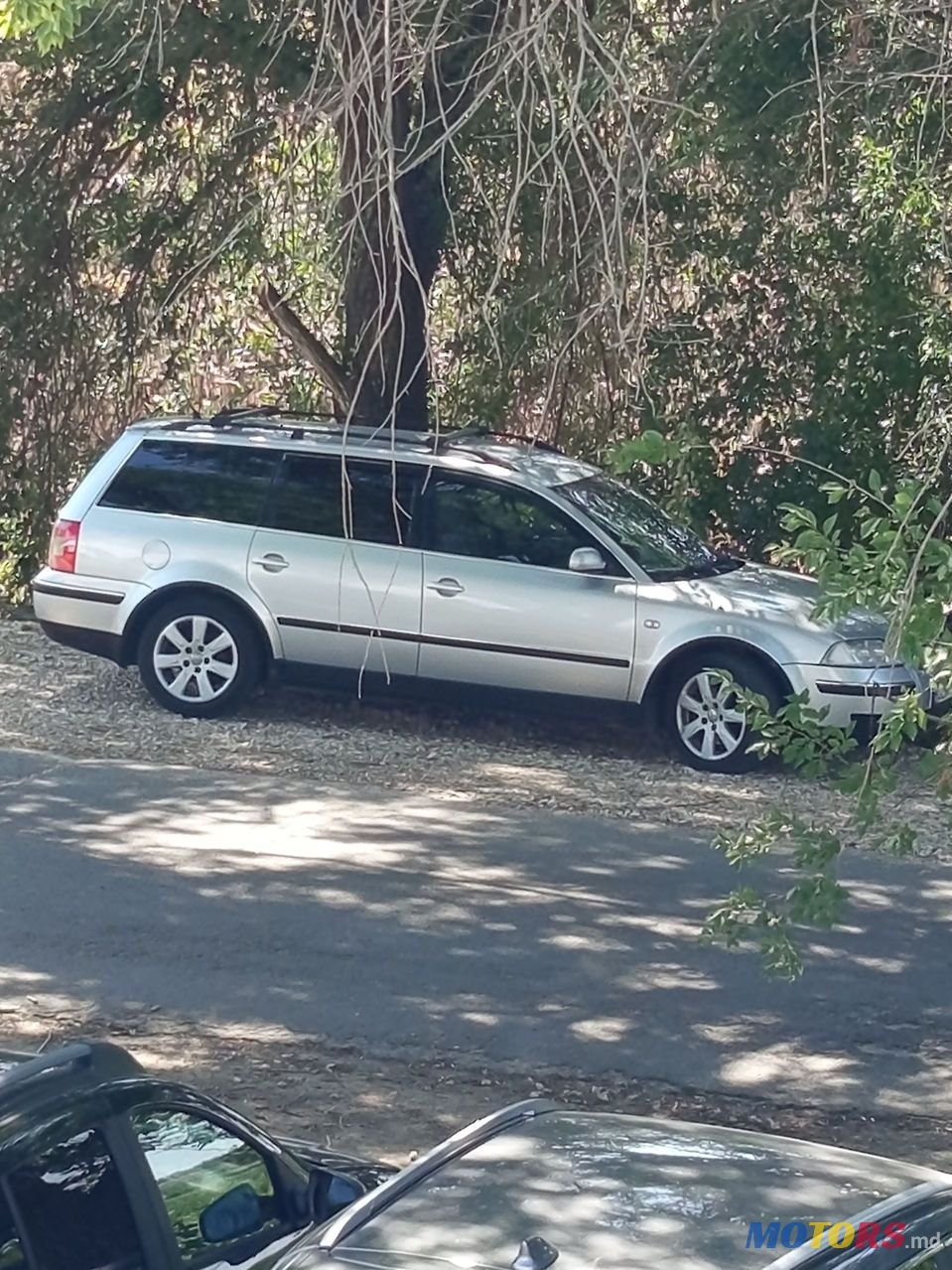 2001' Volkswagen Passat photo #6