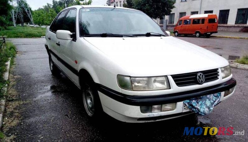 1995' Volkswagen Passat photo #2