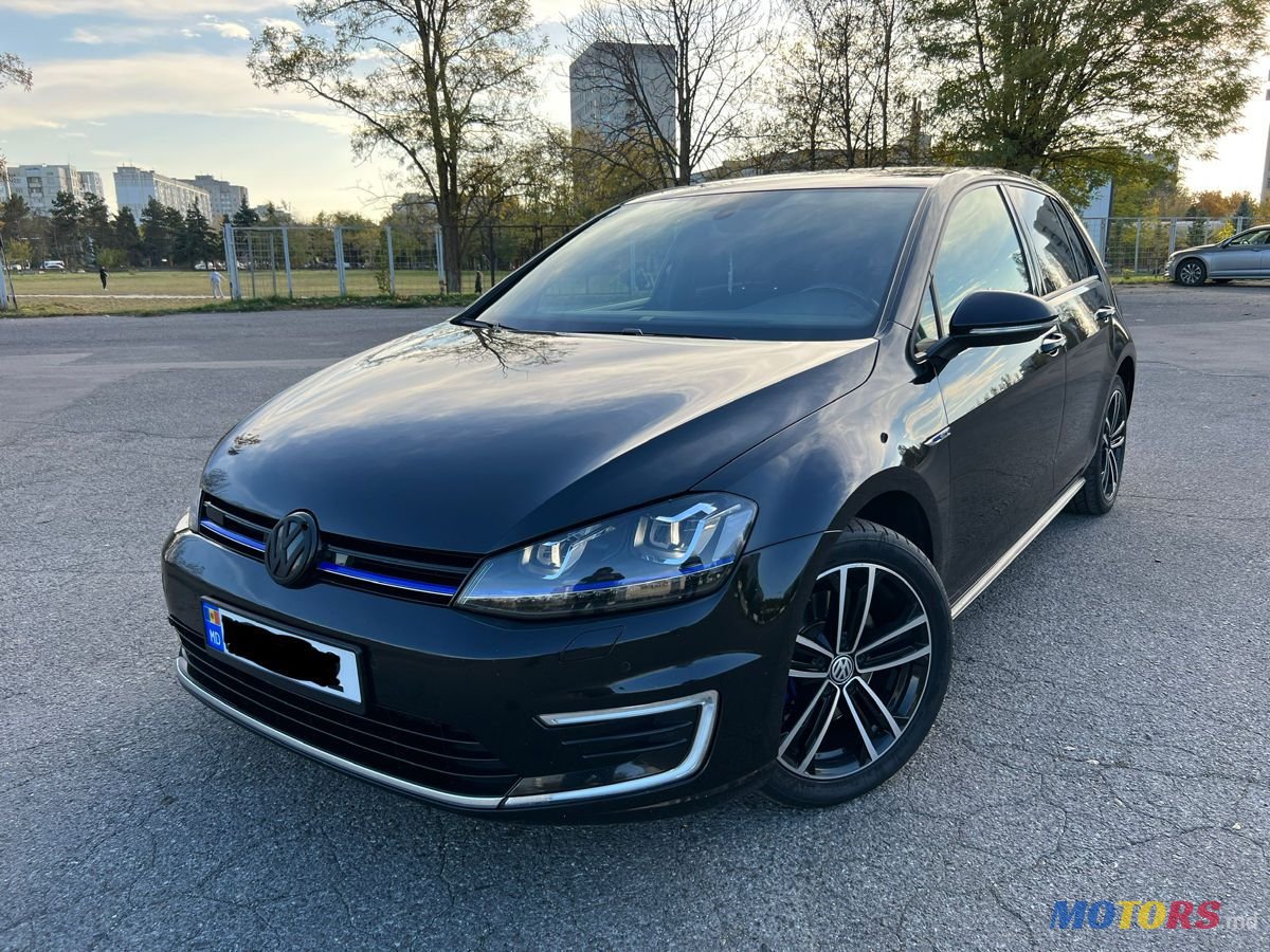 2015' Volkswagen Golf photo #2