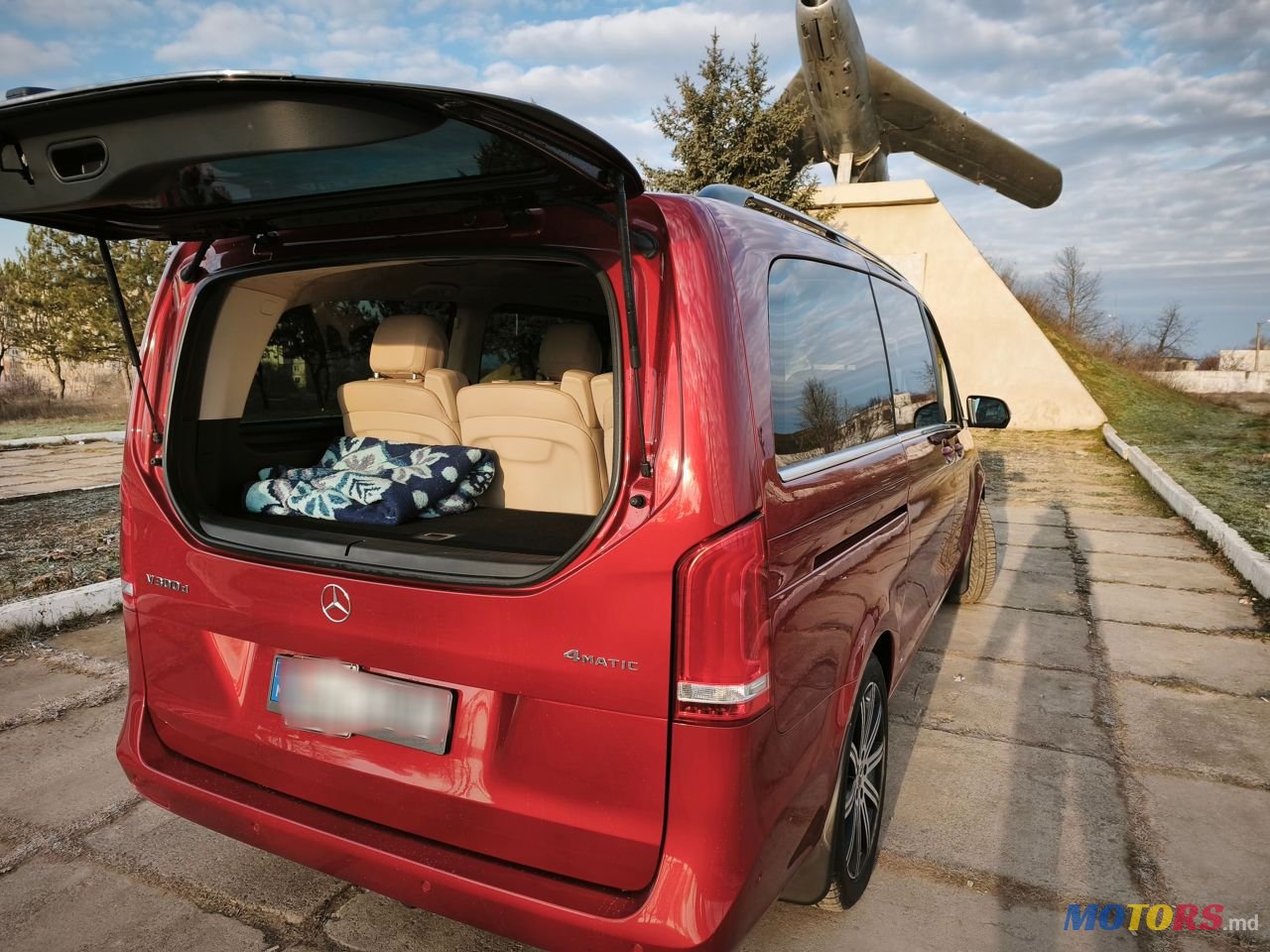 2019' Mercedes-Benz V-Class photo #4