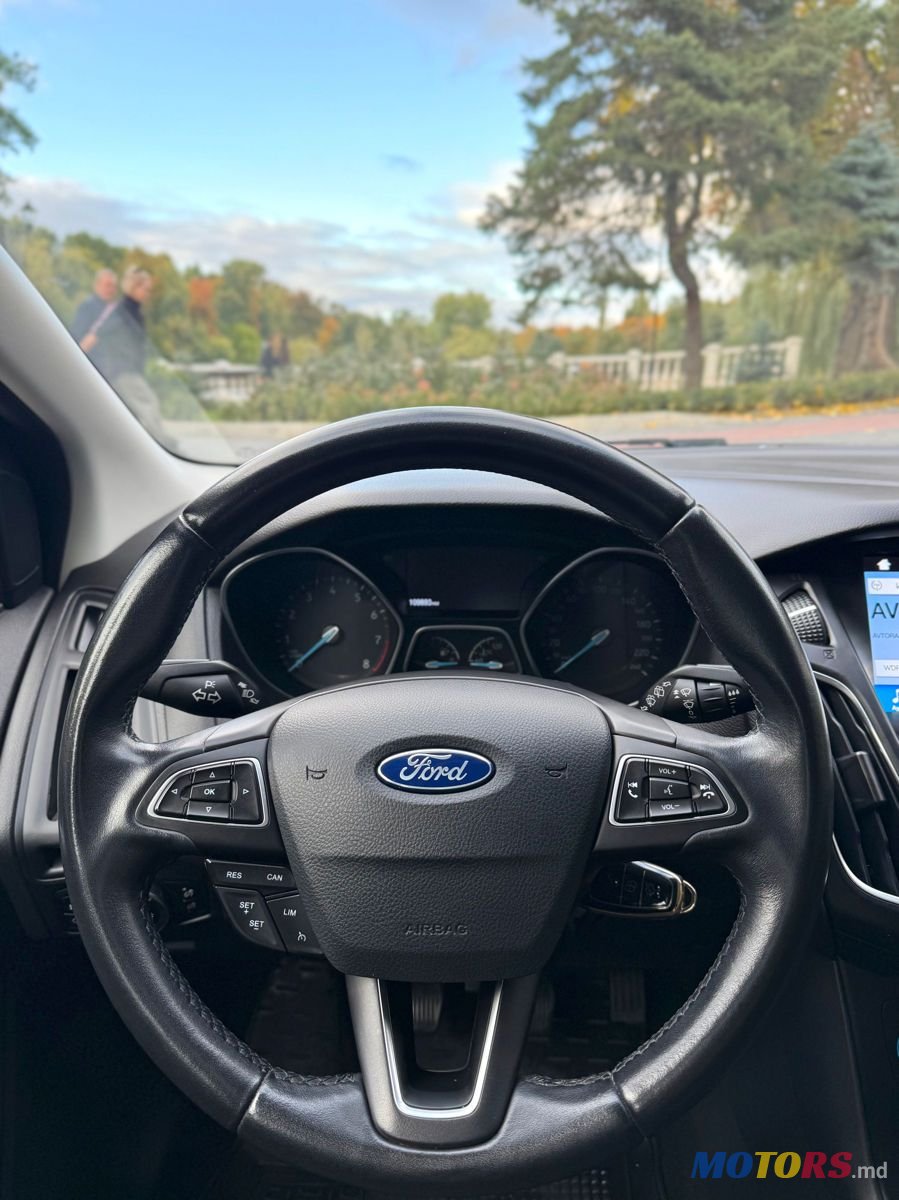 2017' Ford Focus photo #3