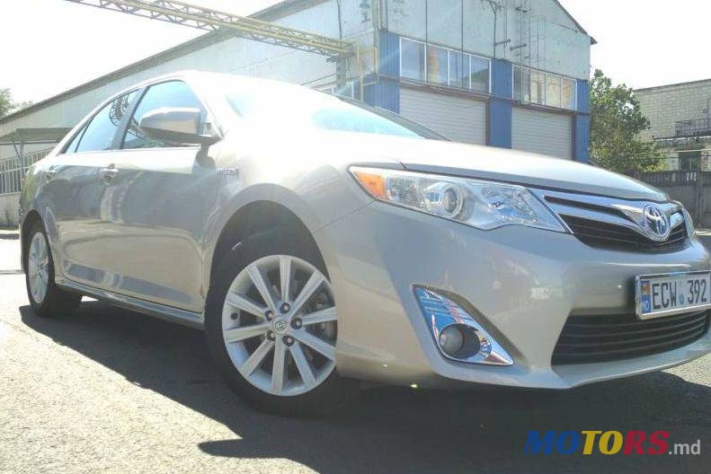 2013' Toyota Camry photo #2