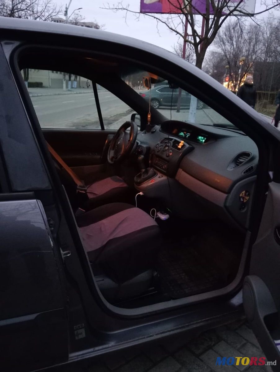 2005' Renault Grand Scenic photo #4