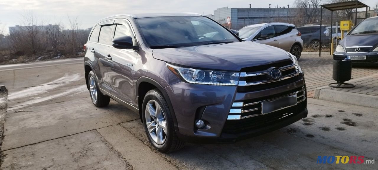 2017' Toyota Highlander photo #3