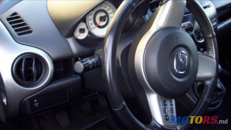 2008' Mazda Mazda2 photo #4