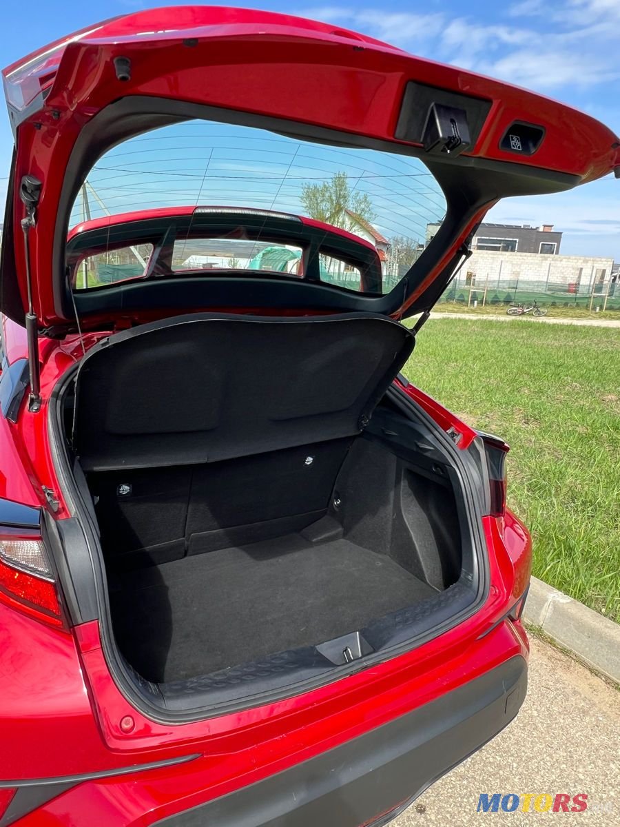 2021' Toyota C-HR photo #5