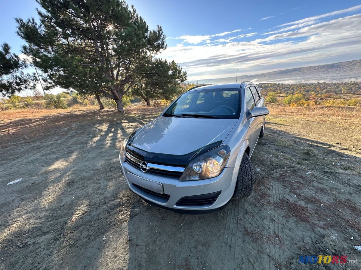 2006' Opel Astra photo #1