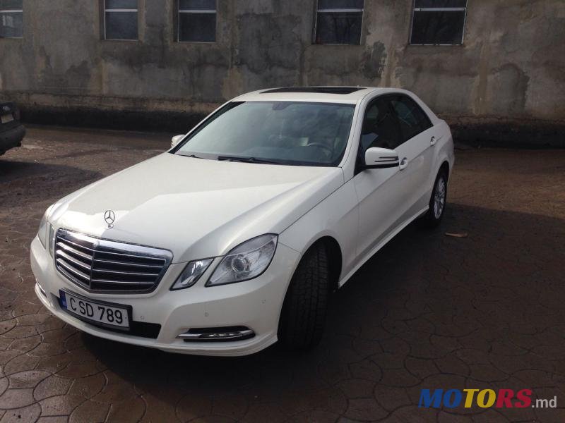 2010' Mercedes-Benz E-Class photo #5