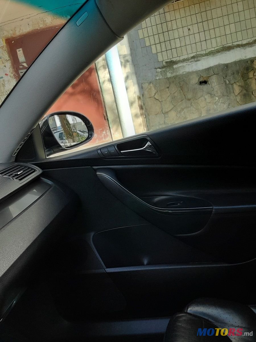 2006' Volkswagen Passat photo #3