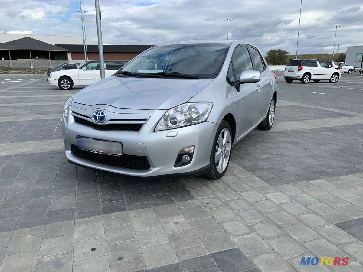 2010' Toyota Auris photo #2