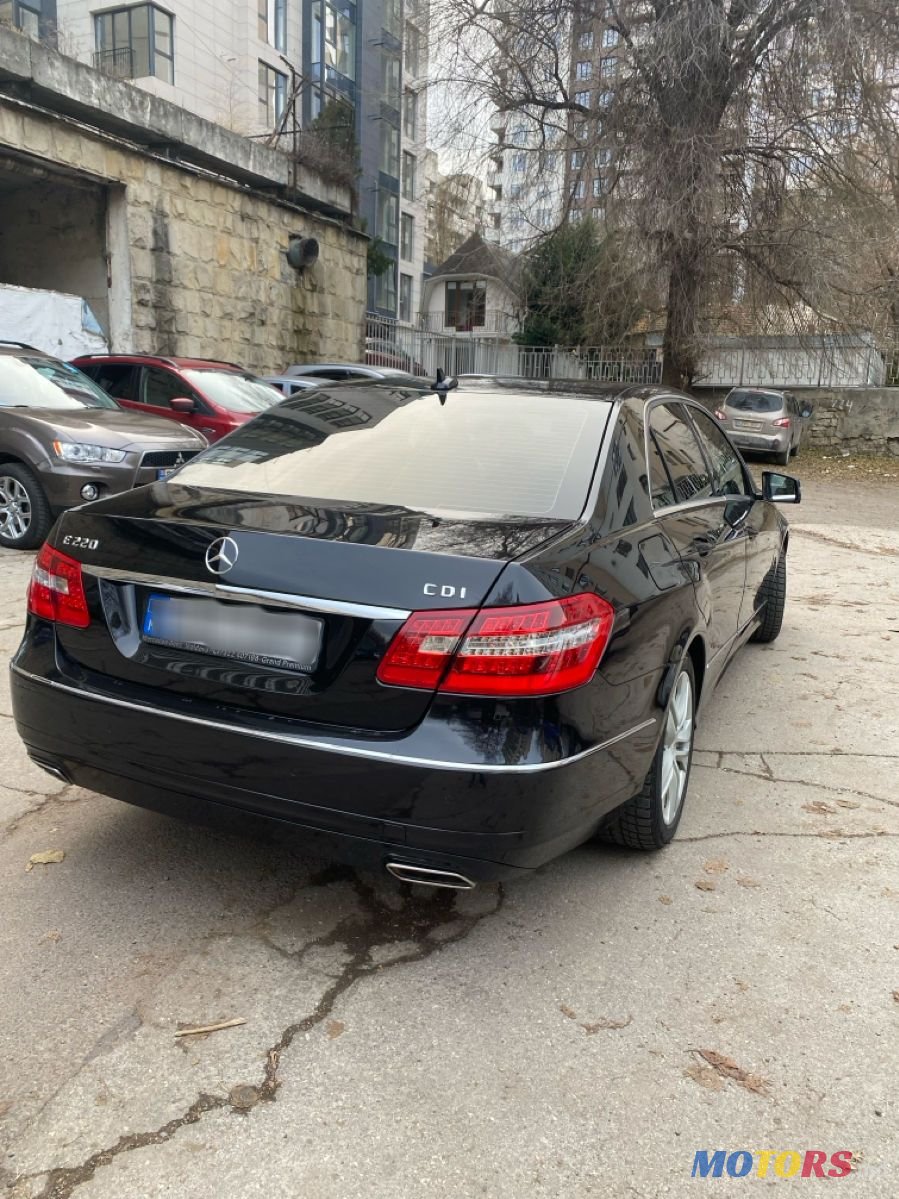 2012' Mercedes-Benz E-Class photo #3