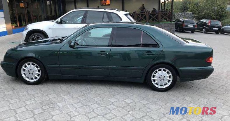 2001' Mercedes-Benz E photo #4