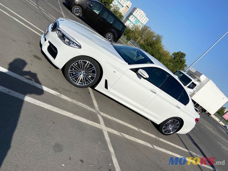 2018' BMW 5 Series photo #1