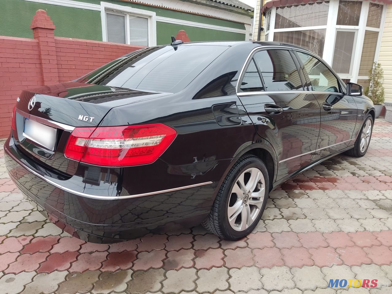 2011' Mercedes-Benz E Класс photo #3