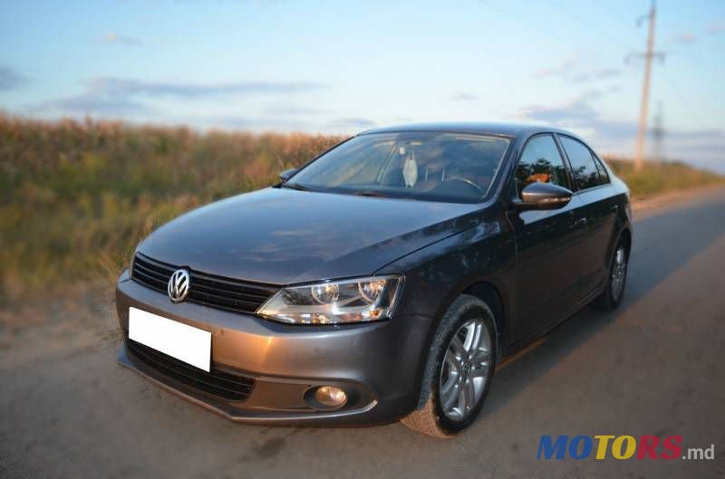 2011' Volkswagen Jetta photo #2