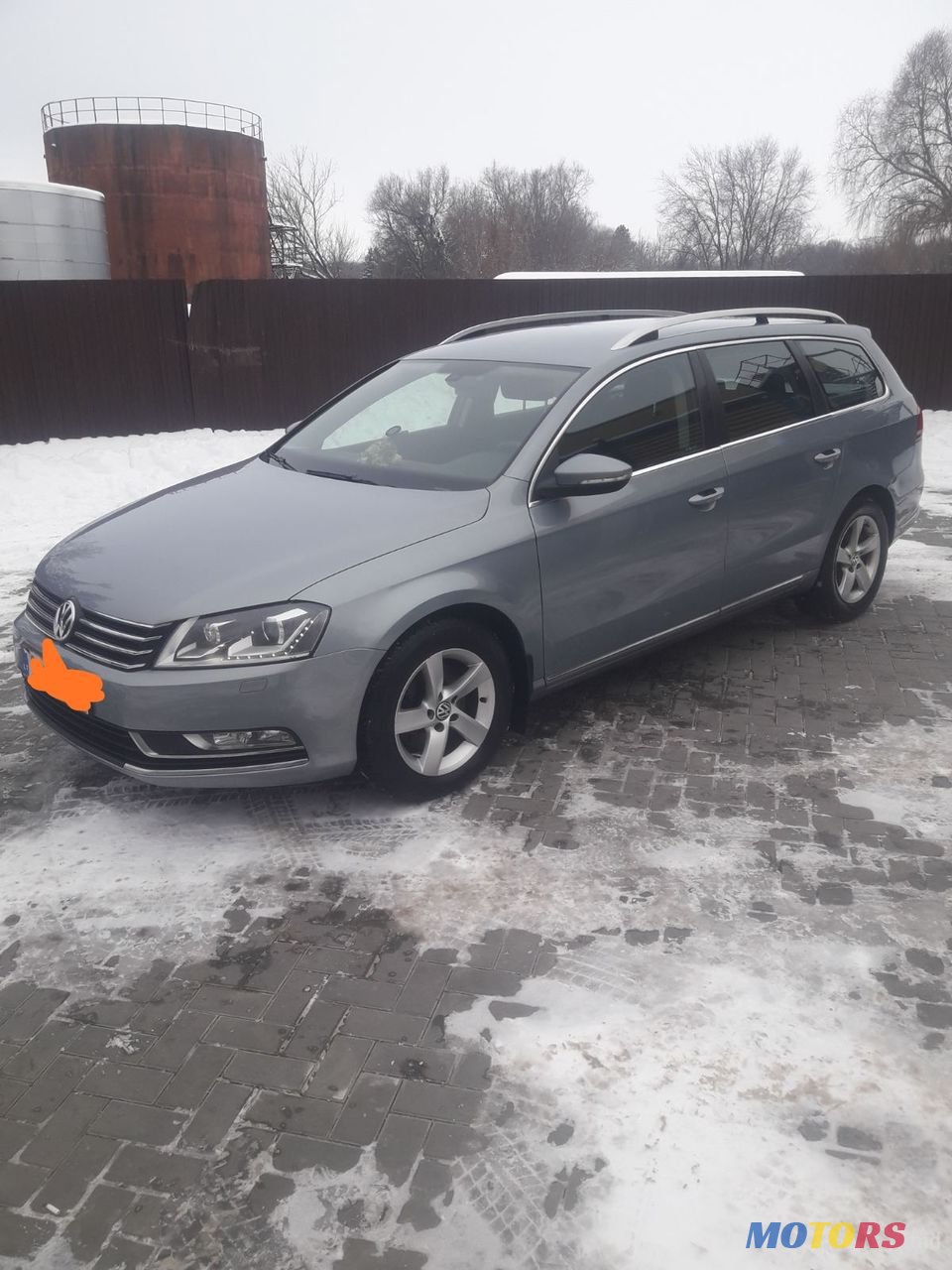 2011' Volkswagen Passat photo #3