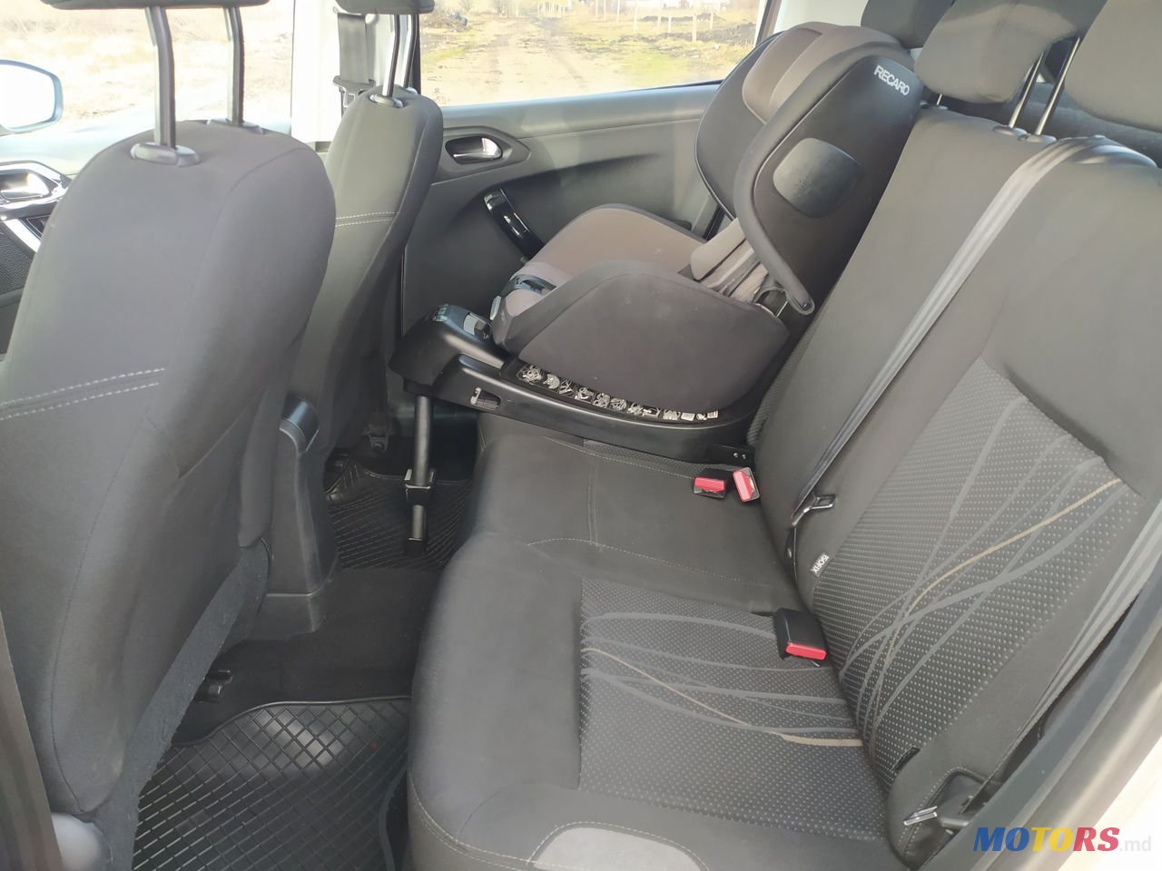 2013' Peugeot 208 photo #3