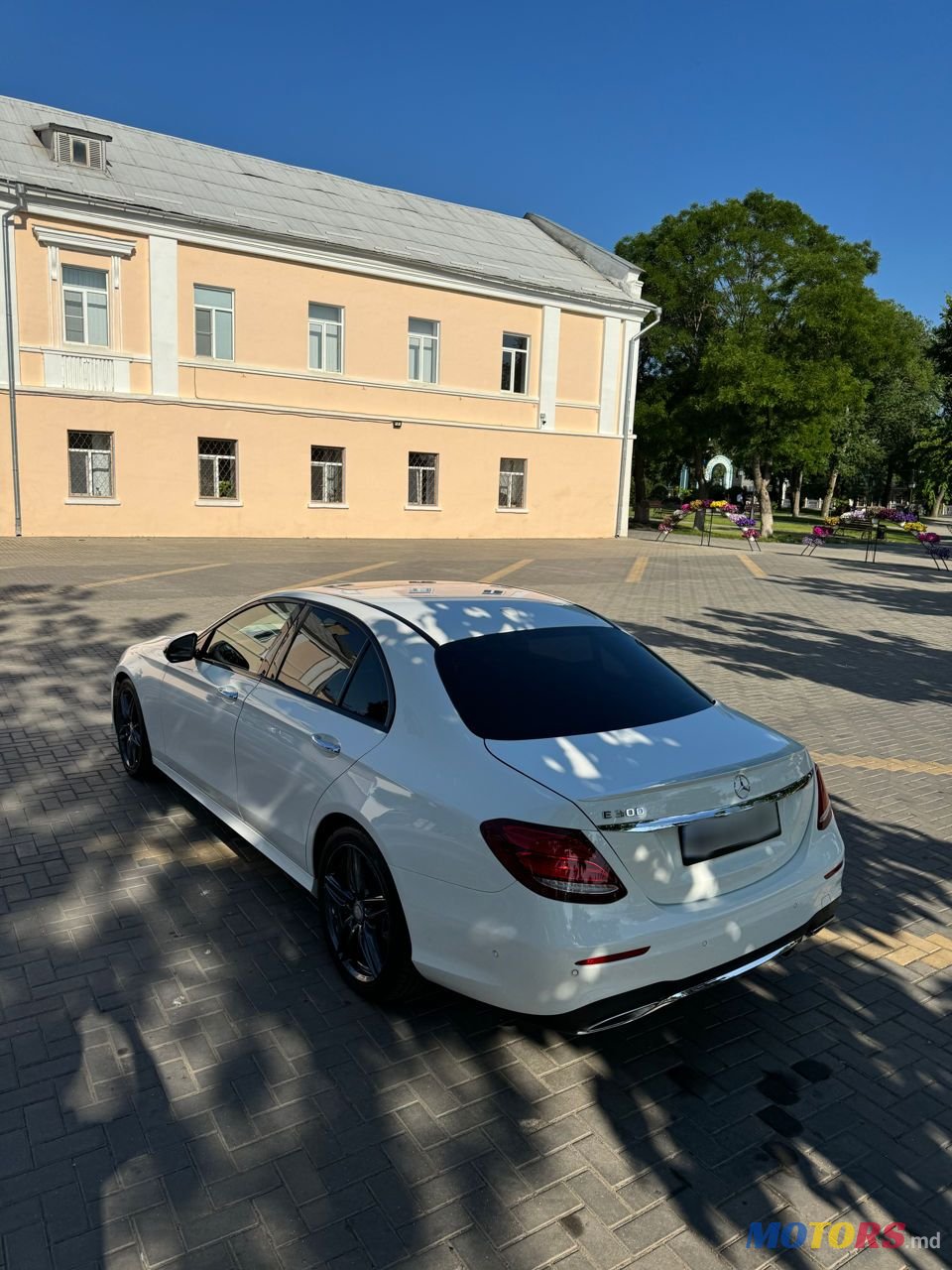 2016' Mercedes-Benz E-Class photo #3