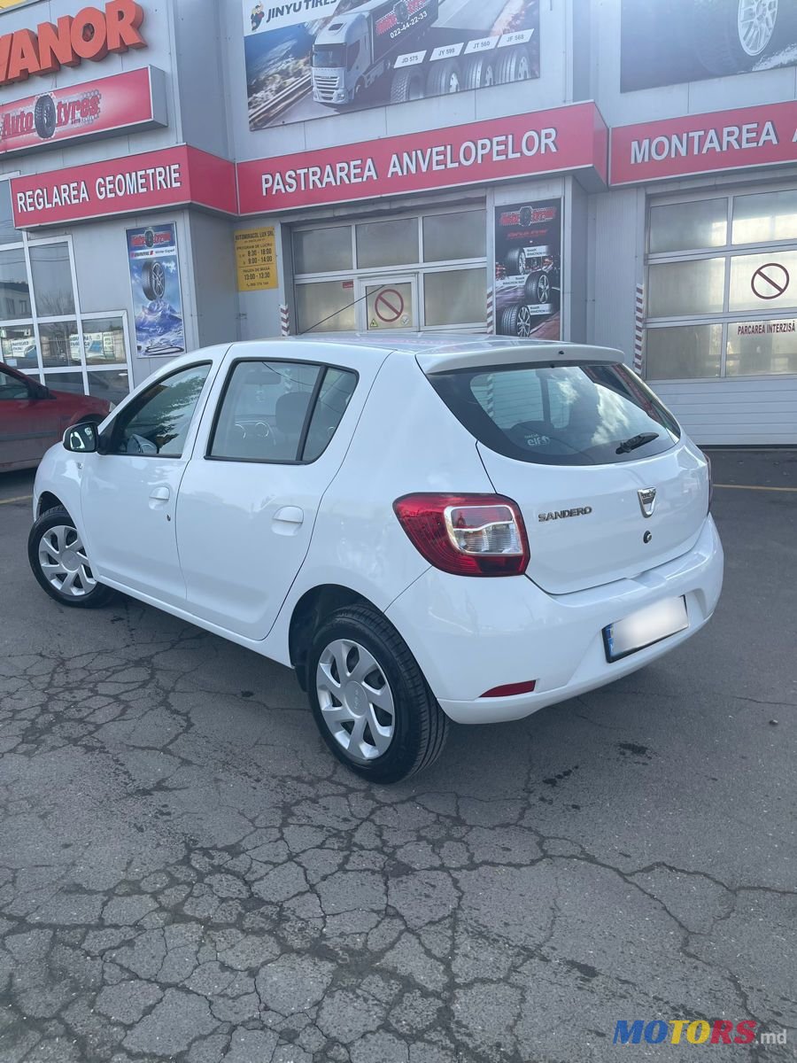 2014' Dacia Sandero photo #4