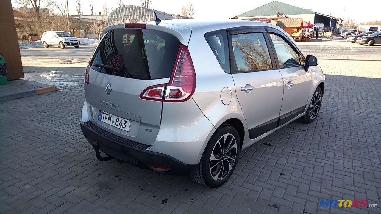 2011' Renault Scenic photo #3