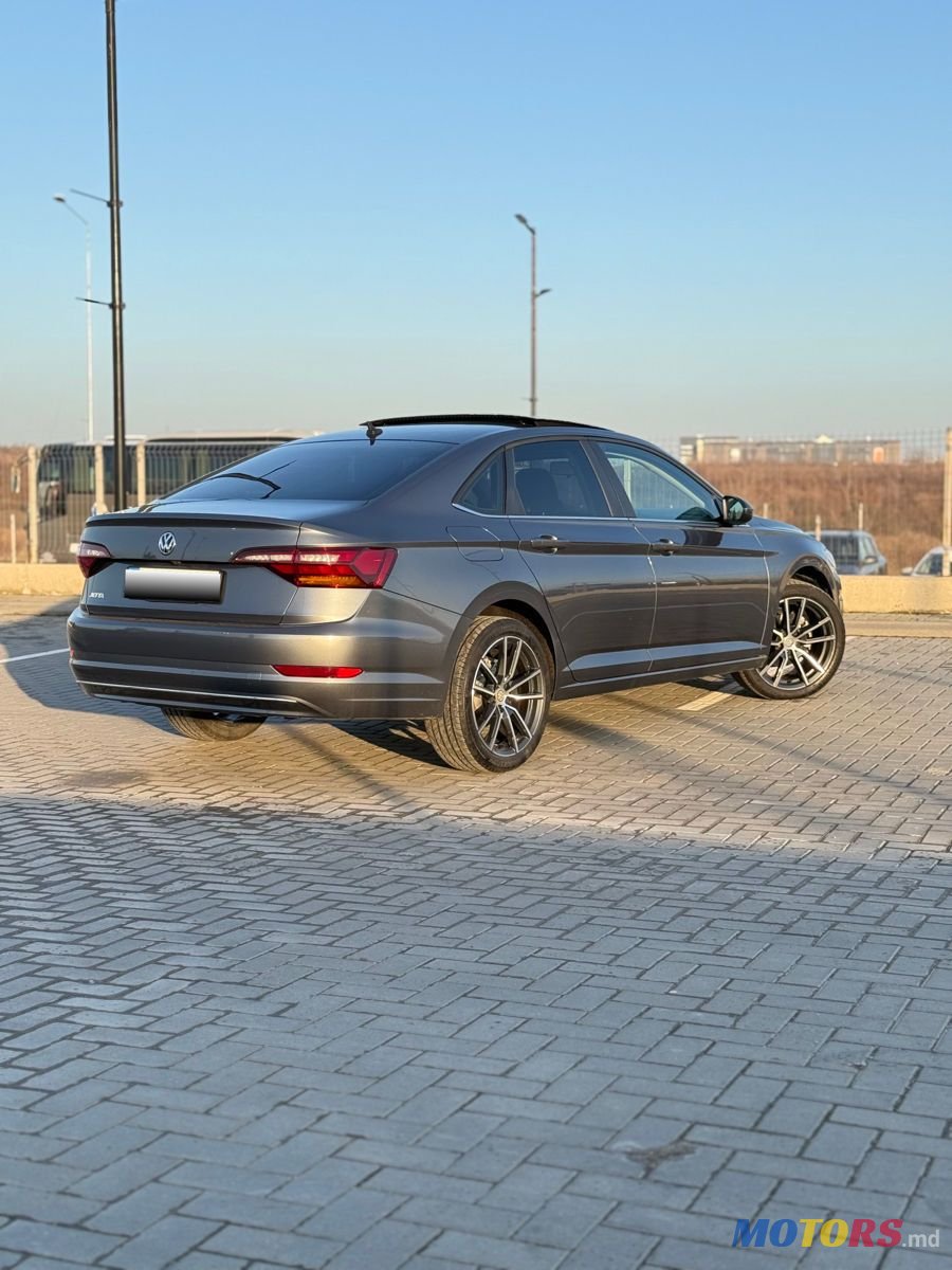 2018' Volkswagen Jetta photo #3