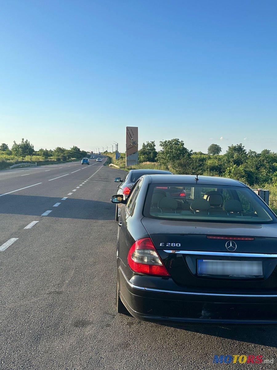 2007' Mercedes-Benz E Класс photo #3