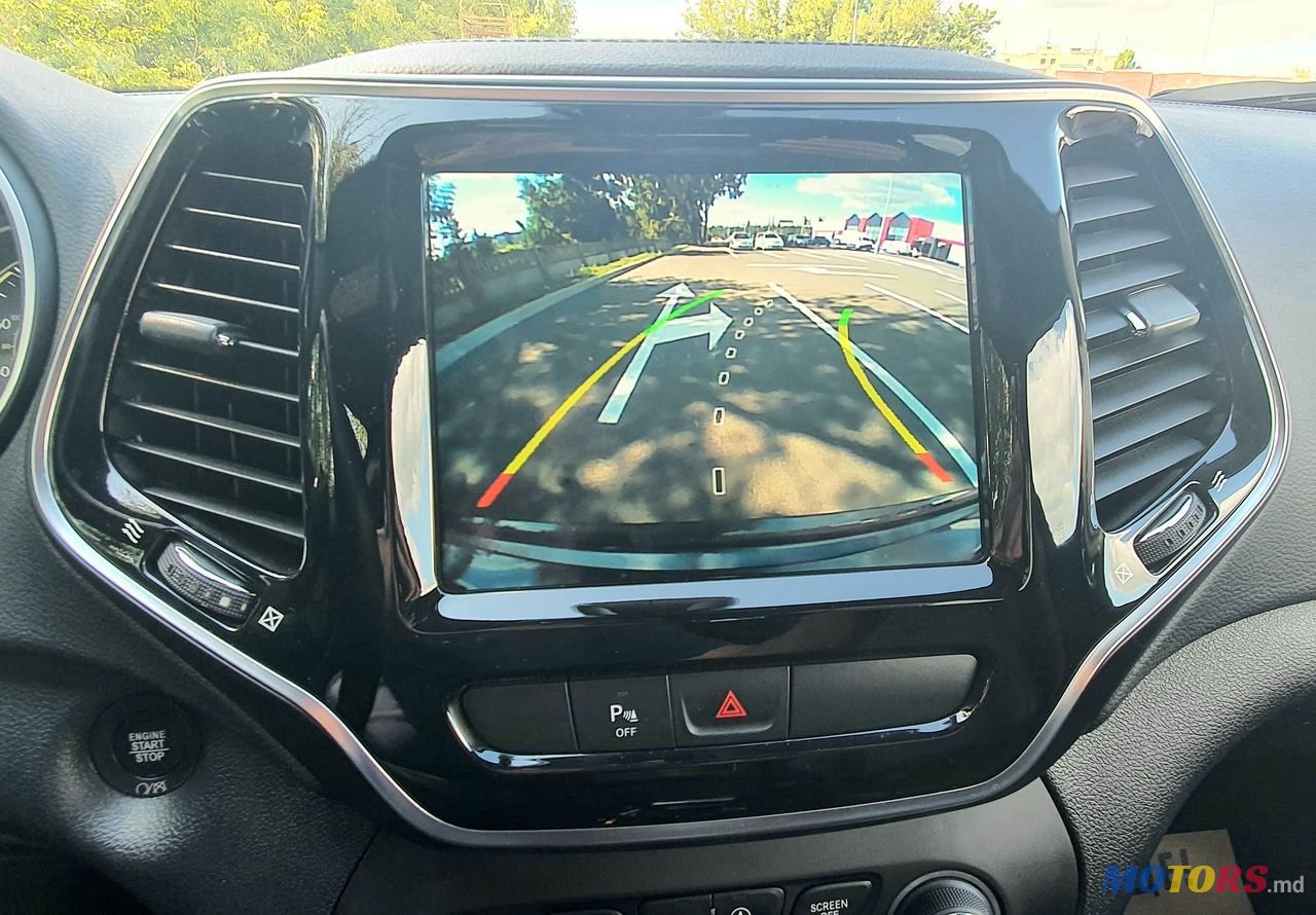 2019' Jeep Cherokee photo #6