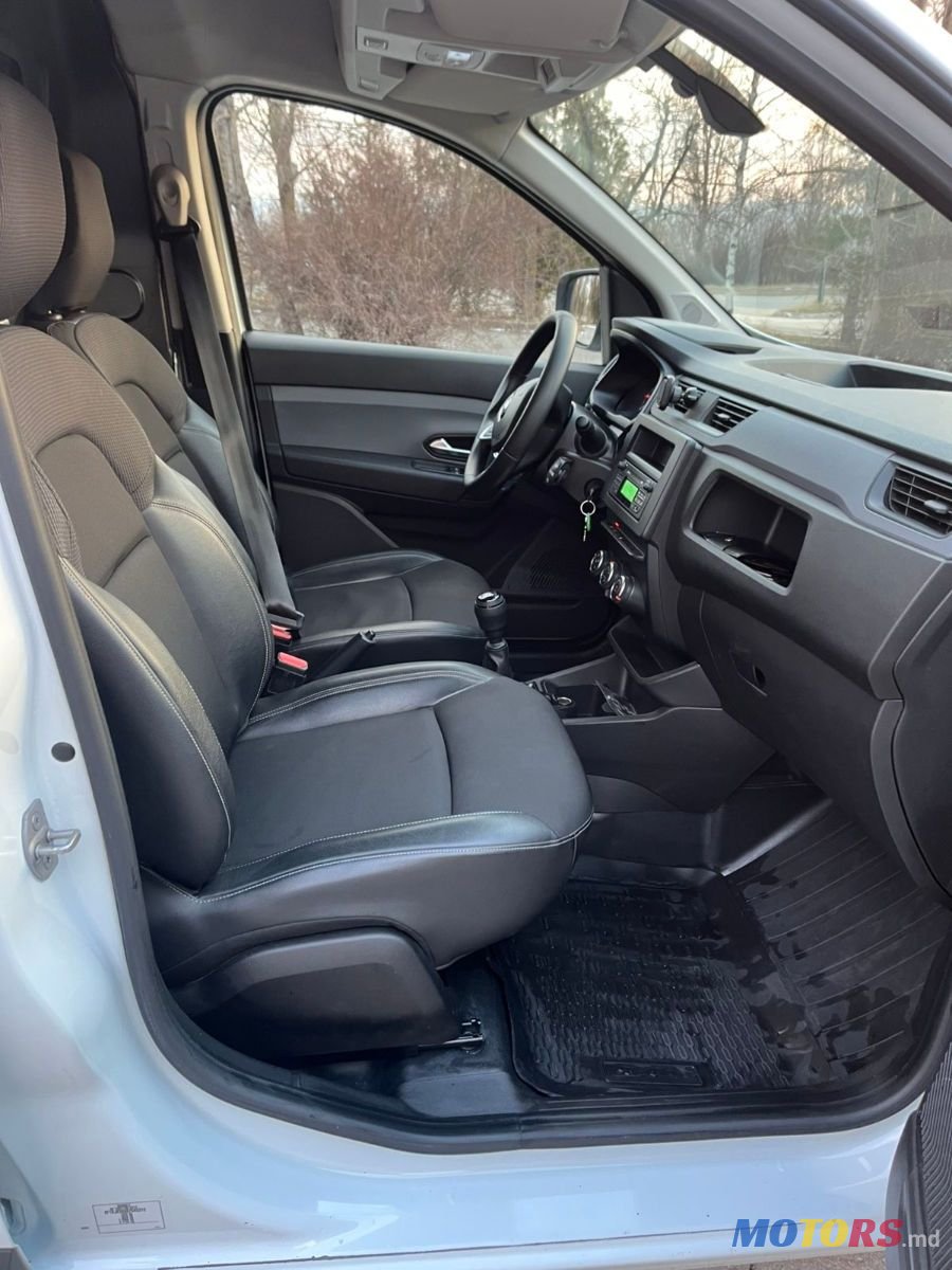 2021' Renault Express photo #3