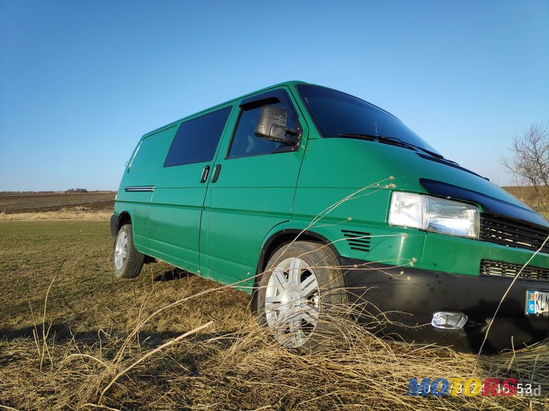 2001' Volkswagen Transporter photo #2