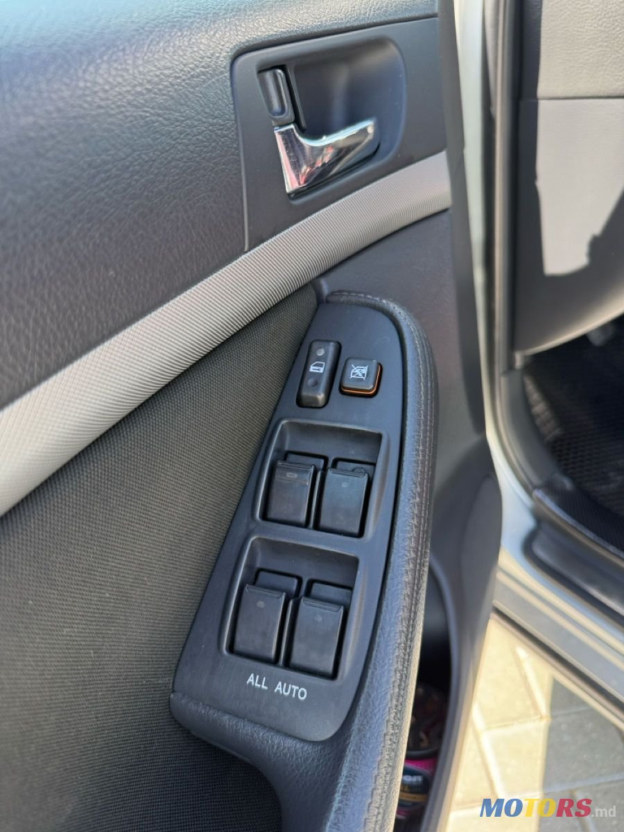 2007' Toyota Avensis photo #4