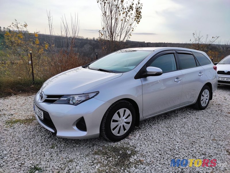 2014' Toyota Auris photo #1