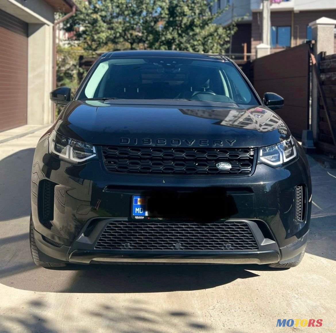 2020' Land Rover Discovery Sport photo #2
