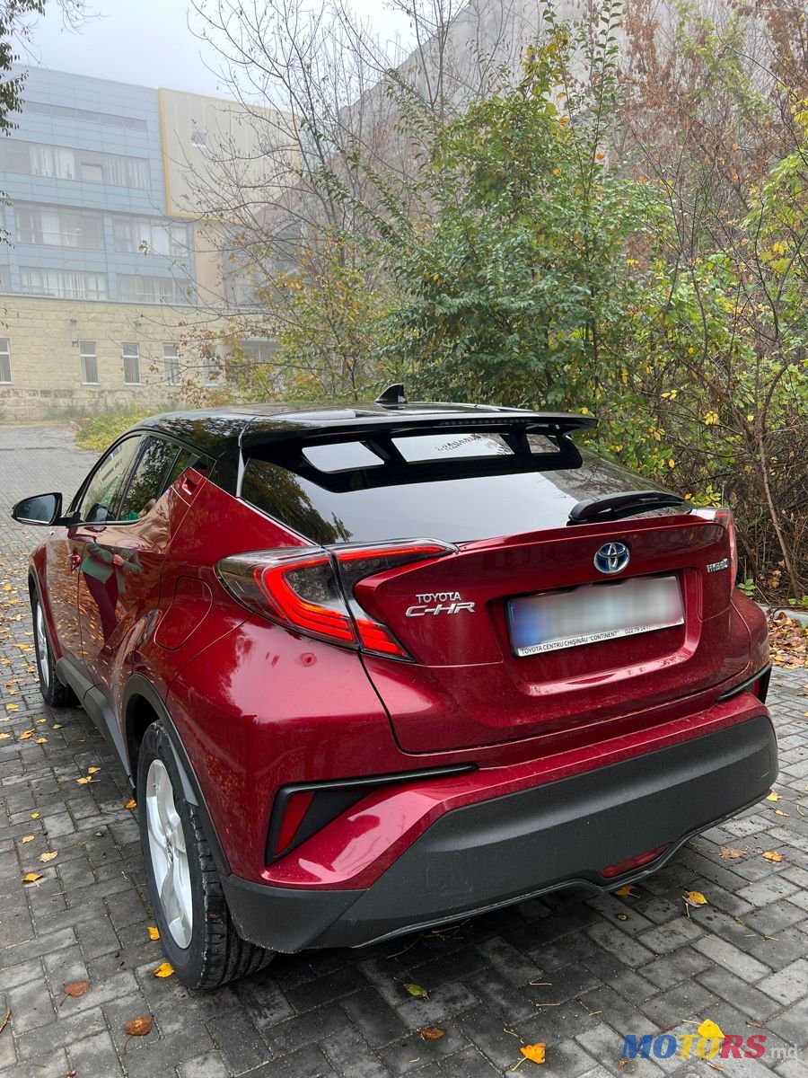 2018' Toyota C-HR photo #2