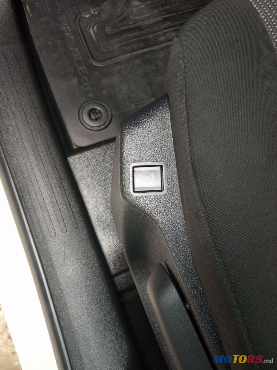 2024' Toyota ProAce City photo #5