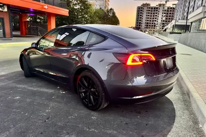 2022' Tesla Model 3