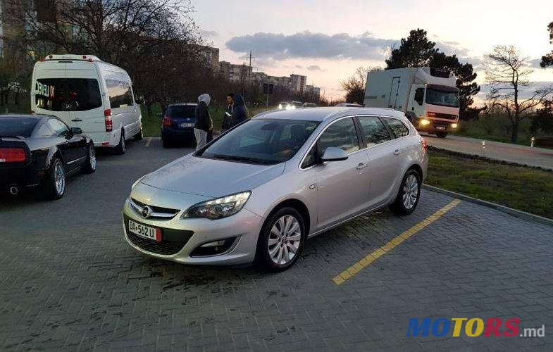 2014' Opel Astra photo #1