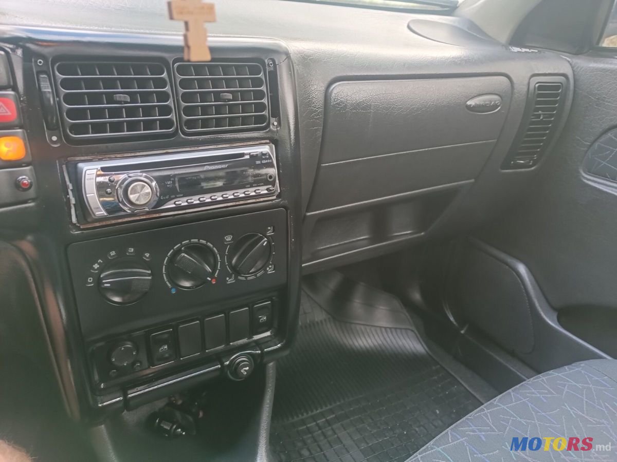 1998' Volkswagen Polo photo #6