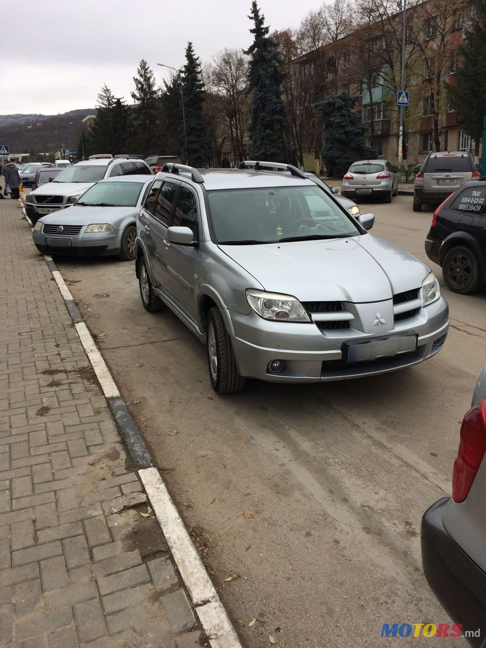 2008' Mitsubishi Outlander photo #3