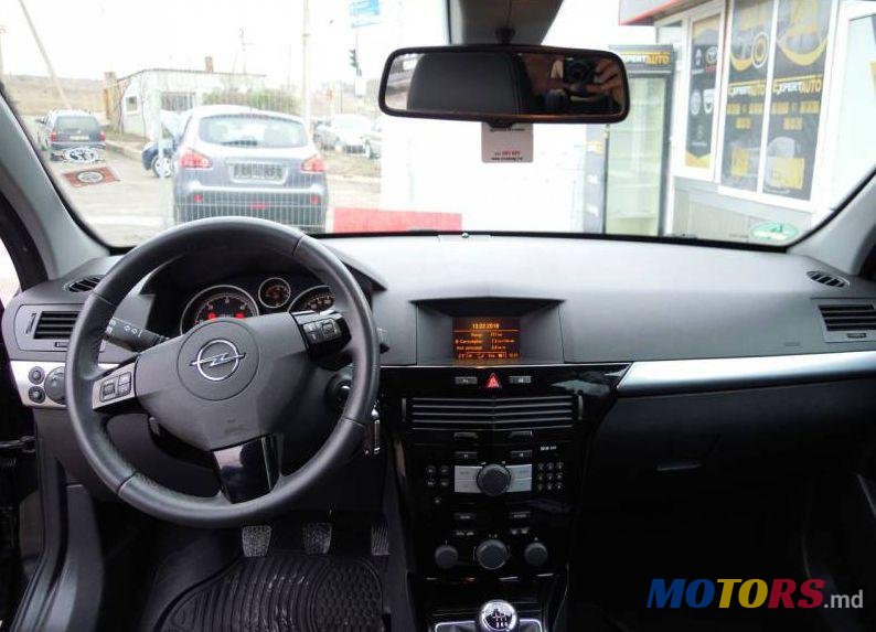 2009' Opel Astra photo #2