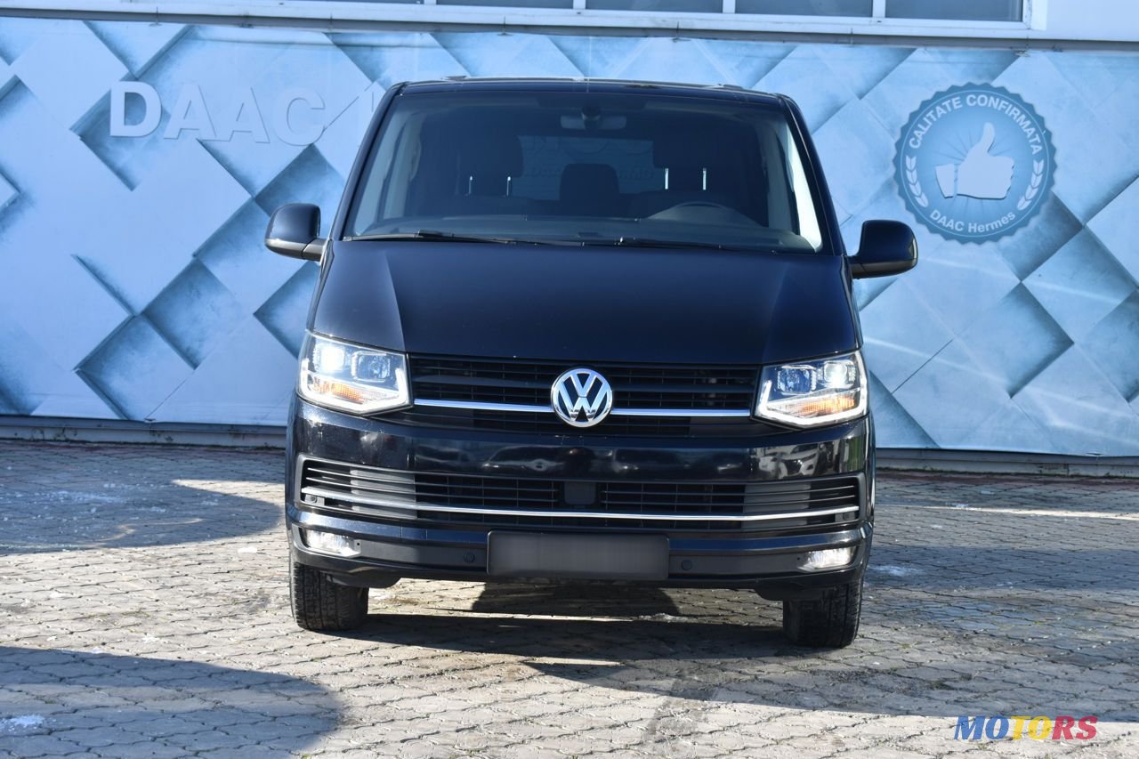 2016' Volkswagen Transporter photo #2