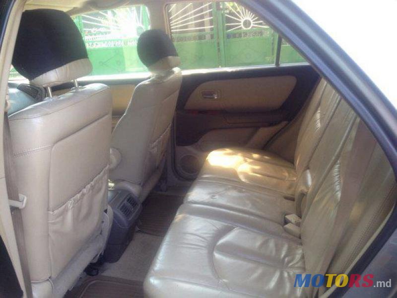 2001' Lexus RX 300 photo #3