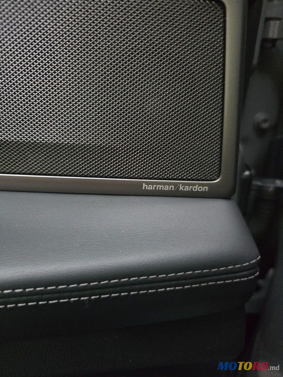 2019' BMW 7 Series photo #6