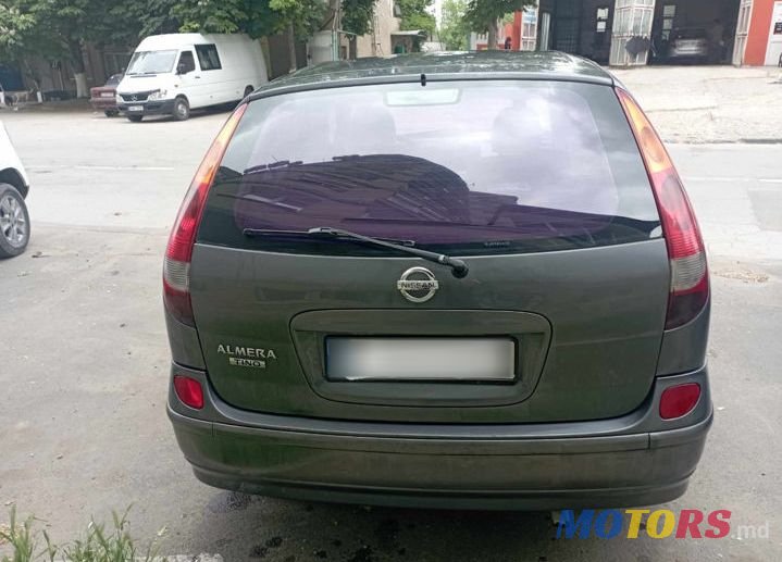 2005' Nissan Almera Tino photo #4