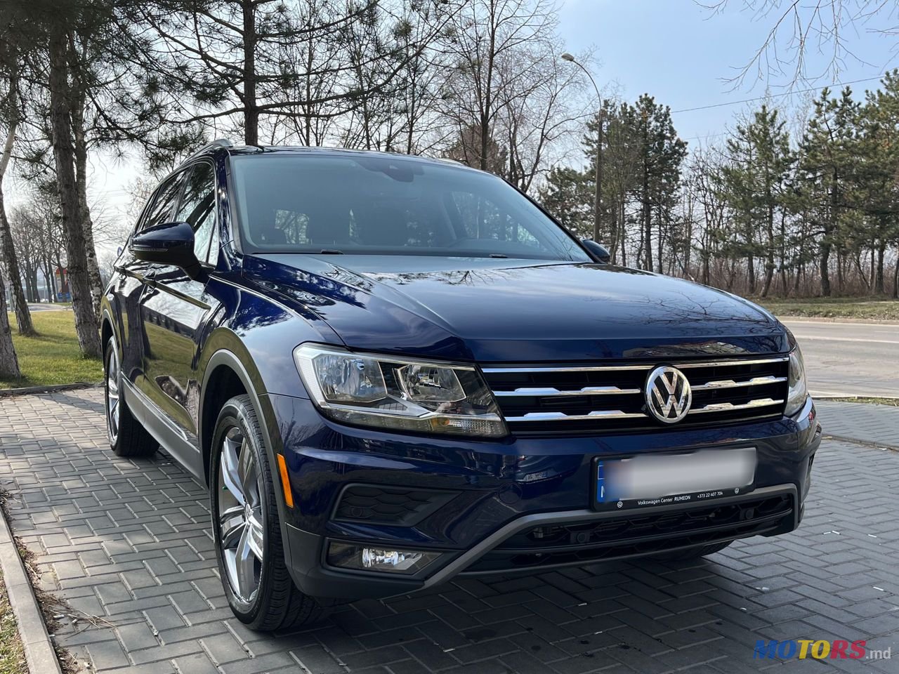 2021' Volkswagen Tiguan photo #1