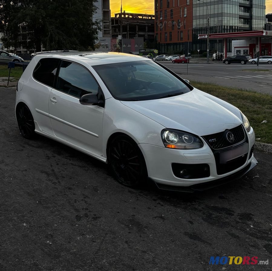 2006' Volkswagen Golf photo #1