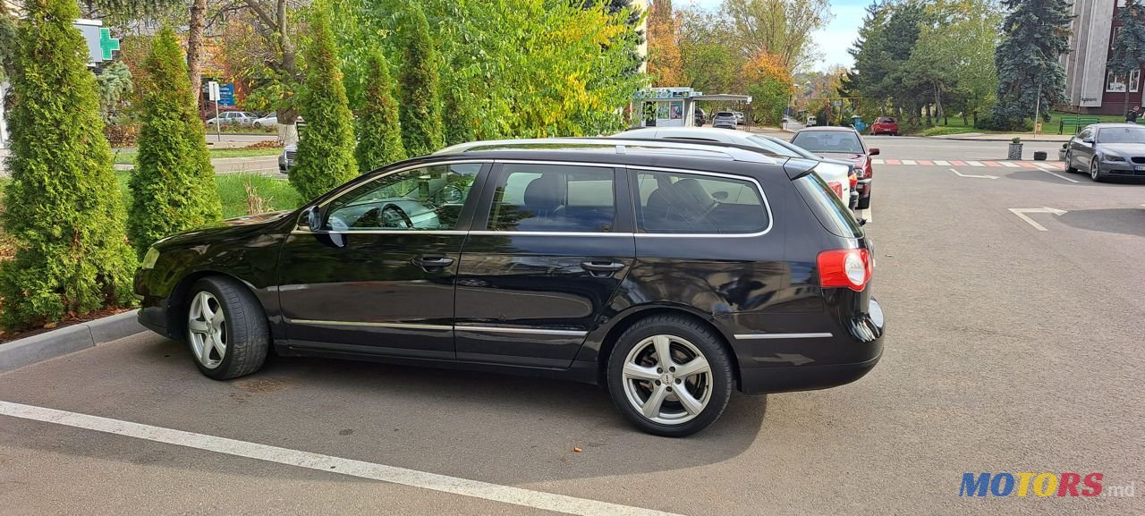 2010' Volkswagen Passat photo #5